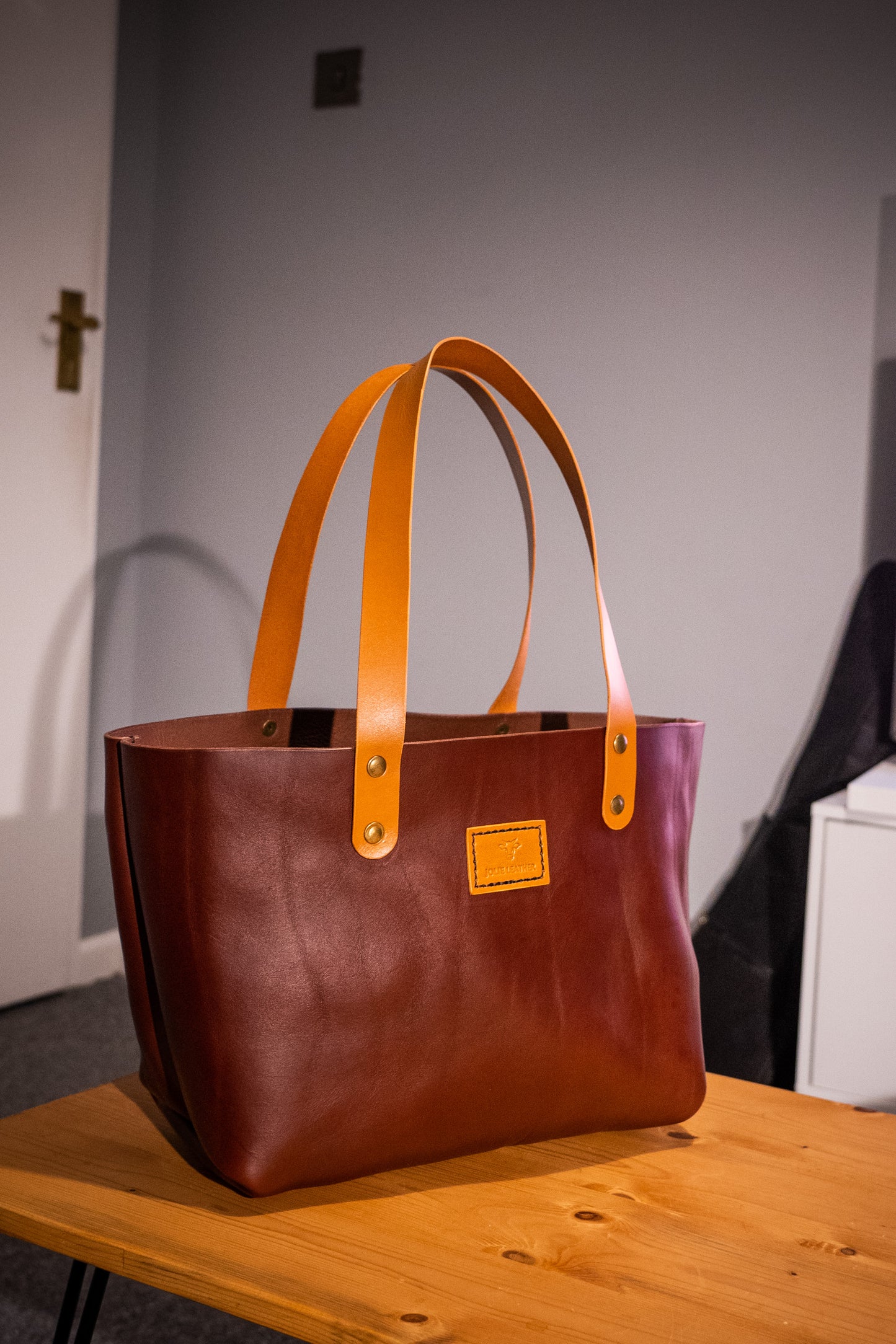 Leather tote bag